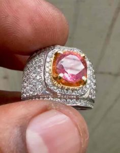 Cincin Desain Elegan: Cincin Batu Pink Tourmaline Natural