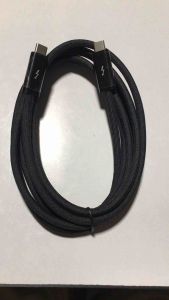 สาย Apple Thunderbolt 4 (USB‑C) Pro (1.8 ม.) แท้ ศูนย์ ของใหม่ ใช้งานได้ปกติ