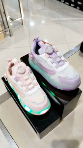 YONGKIDZ ‼️ Sepatu roda dan lampu anak perempuan ada charger lucu