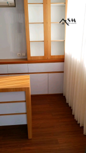 Rak Buku HPL & Rak Susun HPL: Solusi Tampilan Toko E-Commerce