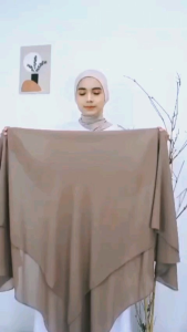 Segi Empat Voal Arabian Syari 140 cm × 140cm Jahit Tepi
