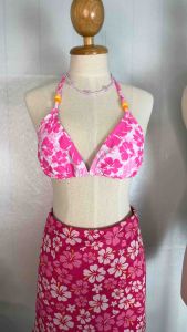 กระโปรงลายดอกไม้