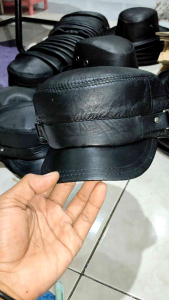 KULIT ASLI -Topi Lidah Pendek Komando Kulit Asli Pria Original Model Ring Besi Visor 4cm Ukuran Dewasa Elegan
