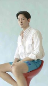 Thesilverneedle : summer stripe cotton shirt double pocket (3 สี) เสื้อเชิ้ตแขนยาวลายทางสีๆ