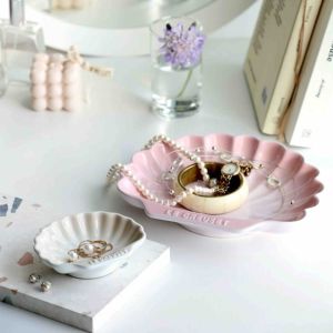 Le Creuset Original Stoneware One (1) Piece Medium Coquille Dish / Clam Shell Plate