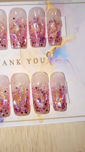 เล็บปลอมเจลแท้ฟรีกาวตะไบ เล็บpvc.เจลแท้ปลายกากเพชรชมพูประดับเพชร ไซต์มาตรฐานmทรงยาวเหลี่ยม รับไซต์อื่นแจ้งที่ช่องเเชทค่ะ