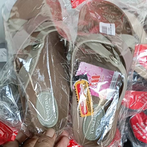 sandal model jepit tali silang untuk wanita