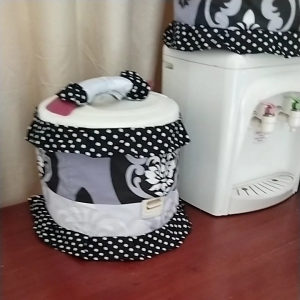 Taplak Kulkas & Sarung Galon: Perlengkapan Dapur Batik