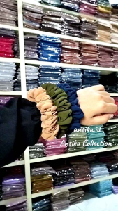 Scruncie Ceruty Babydoll Medium Antika I Scrunchie Ceruty I Scrunchies