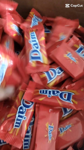 Daim and cadbury Dairy Milk Chocolate Bars in Mixed Pack (100g)