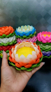 ฐานบัวรองพระดินปั้น รองพระ รององค์เทพ ขนาด 3 นิ้ว (วัดบริเวณสีเหลือง ไม่รวมกลีบ)