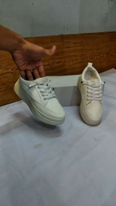 Qhirose Sepatu Sneakers Wanita: Olahraga & Santai