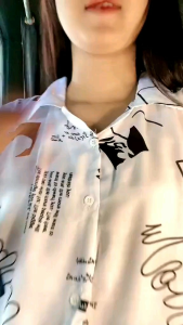 Kemeja Lengan Pendek Wanita Vintage & Motif Terbaru