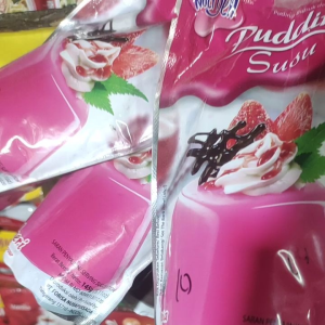 puding susu nutrijel stroberi + gula