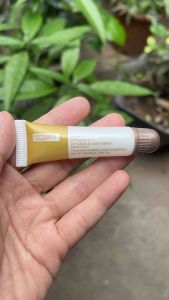 Dưỡng vitamin A+D dạng tuýp bôi sau xăm môi xăm hình