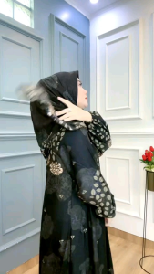 Set Hijab Gamis Daun Silang Belakang