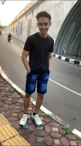 JEANS PENDEK PRIA RIP KARET