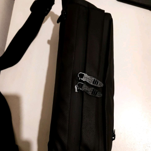 Tas Waistbag Pria Waterproof: Tas Selempang dan Tas Pinggang Tahan Air
