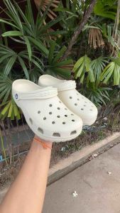 รองเท้าแตะผู้หญิงและผู้ชาย มี3สีให้เลือกค่ะ มีของพร้อมส่ง สินค้าทางร้านถ่ายรูปจากสินค้าจริงค่ะ