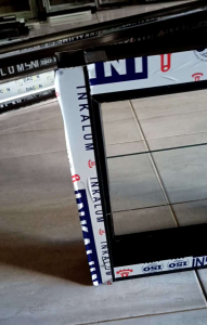 Bahan Kaca Alami & Desain Zig Zag Unik