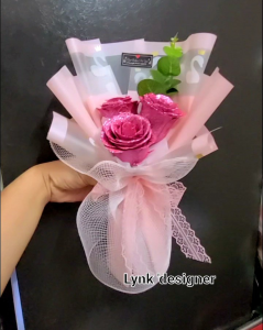 Bó hoa hồng nhũ hồng sáp thơm cao cấp kèm túi và thiệp. Có giá ưu đãi riêng cho các cty