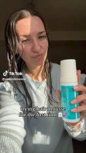 KEM BỌT TẠO KIỂU VÀ KIỂM SOÁT SÓNG XOĂN MOROCCANOIL CURL MOUSSE