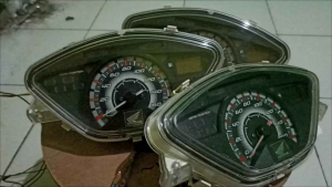 Mengenal Aksesoris Motor Honda Supra X 125: Speedometer Kilometer HONDA SUPRA X 125 Batman Injeksi /Karbu 2008/2011 Original Second Nyala Semua Pungsi Normal