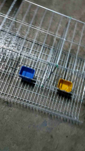 Galvanized Battery Cage with 3 Doors and 3 Hanging Feeders for Pet Supplies