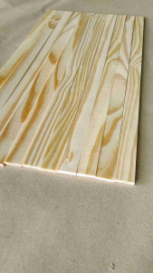 ไม้สนบราซิลนำเข้าไสเรียบ  หนา0.5เซน  กว้าง 3เซน  ยาว50เซน (มี8ท่อน)