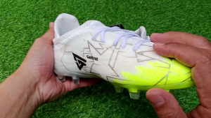 Sepatu Bola Gaztruz Venture Putih Hijau Ukuran 33 - 43