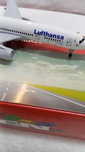 Lufthansa Boeing 787-9 Berlin Model Airplane with Landing gear Collectible Toy for Aviation Enthusiasts