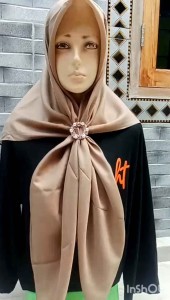 Kerudung Polos Polyester Segi Empat Jahit EXCLUSIVE Umama Scarves - FOTO REAL PICT