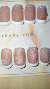 เล็บpvc.เจลแท้ฟรีกาวตะไบ เล็บเจลสีลูกแก้วกลิตเตอร์ตัดปลายขาว เล็บมือทรงเหลี่ยมกลางไซต์มาตรฐานm  รับไซต์อื่นแจ้งที่ช่องแชทค่ะ