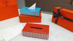 Herme* กล่องที่ทําจากไม้ "Animaux Nattes" กล่องทิชชู่ไม้ลายพิเศษ วัสดุทนทาน ตกแต่งบ้านได้อย่างมีระดับ สำหรับตกแต่งบ้านและโต๊ะทำงาน