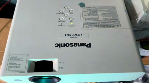 Máy chiếu cũ panasonic vx425 như mới giá rẻ