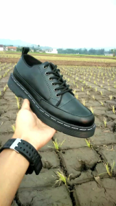 Sepatu Dockmart Pria Kulit Sapi Sol Karet Tebal Full Jahitan