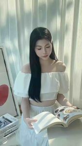 เสื้อเฟย์ เสื้อครอปปาดไหล่ สไตล์คุณหนู แอบแซ่บเบาๆ ใส่แล้วหุ่นเป๊ะ แมทช์ง่ายทุกลุค💐