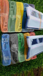 Souvenir Doorgirft VIP Comb Plastic /100 Pcs Per Box Mica Souvenir Mini Comb Plastic /Wedding Gift Souvenir Doorgirft /DIY Decoration Doorgirft /Wedding Gift /Birthday Doorgirft /Full Moon Party Gift.