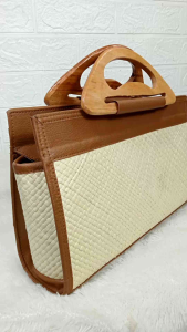 Tas selempang anyaman pandan handle kayu mahkota/Tas Etnik/Tas estetik