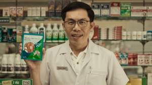 ราคาอย่างปลอดภัย 2 ชิ้น [1ซอง] Rhino Brand Rhinobun Gel Ice Blue (สูตรเย็น) /Red Chilli (สูตรร้อน) พลาสเตอร์บรรเทาปวด ซองละ 7x10 cm