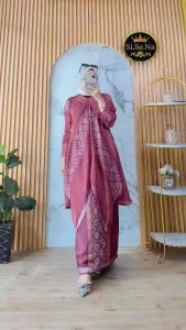 ONE SET BATIK SLAVIA