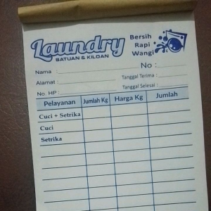 nota laundry 3 ply ukuran 1/4 folio isi 25 set.Readystock