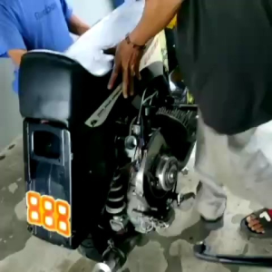 Knalpot Racing Vespa Buang Kanan: Suara Garing dan Desain Panjang