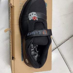 COD sepatu sekolah Cewek TK dan SD