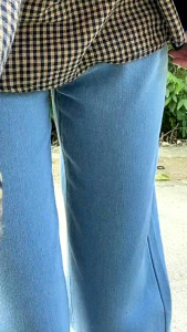 Celana Jeans Loose Pants Wanita: Pilihan Tepat untuk Berbagai Acara