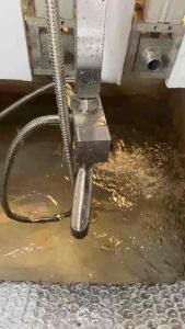 Sen tắm đứng thân vuông inox 304 nước lạnh mạnh mã 9029
