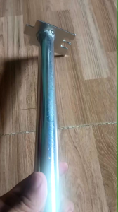 cây mở thùng phuy 200kg chất liệu sắt