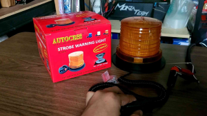 Lampu LED Rotary 2 Mode 90 LED Magnet 12-24 Volt Colok Lighter Super Bright