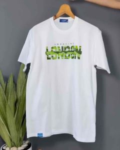 AQUANINE อควาไนน์ เสื้อยืดผู้ชาย เสื้อยืดผู้หญิง รุ่น ลาย London Soldier (สีขาว) มินิมอล สตรีท ใส่สบายตัว ไม่ร้อน ลิขสิทธิ์แท้