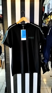 Baju kaos Starboy motif jahitan terbalik